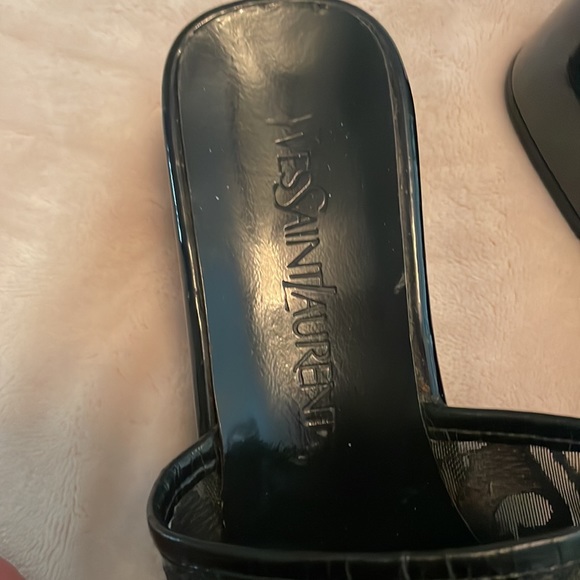 Yves saint Laurent vintage black lace pattern slides. Size 7 - Picture 2 of 13